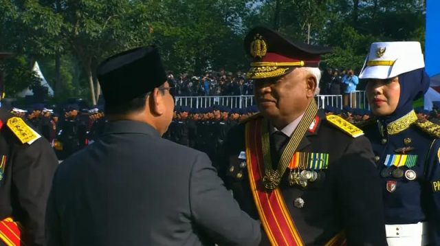 Dewan Pertimbangan Serikat Media Siber Indonesia (SMSI) Pusat, Taufiequrachman Ruki, menerima anugerah Bintang Kehormatan dari Prabowo Subianto yang diserahkan pada momentum perayaan Hari Bhayangkara ke-80 yang berlangsung di Jakarta, Rabu (1/7/2026).