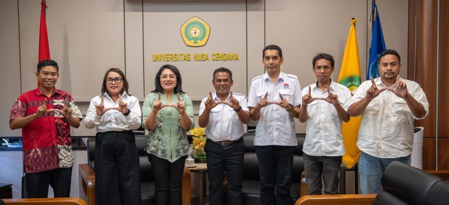 Wakil Rektor I Undana Prof. Dr. drh. Annytha I.R. Detha, M.Si. saat menerima jajaran Direksi KIB di Ruang Rapat Rektor Undana pada Kamis (23/7/2026).