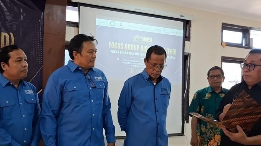 Ketua Umum SMSI Firdaus melantik Pokja News Room Jaga Desa Provinsi Bali di Denpasar sebagai tindak lanjut kerja sama SMSI dengan ABPEDNAS dalam mendukung pembangunan desa yang transparan dan akuntabel.