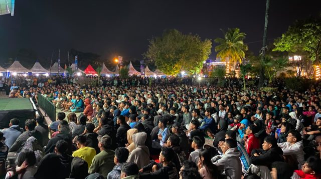 Masyarakat Kota Kupang sangat antusias mendatangi lokasi nonton bareng Piala Dunia FIFA 2026 di TVRI Kupang.