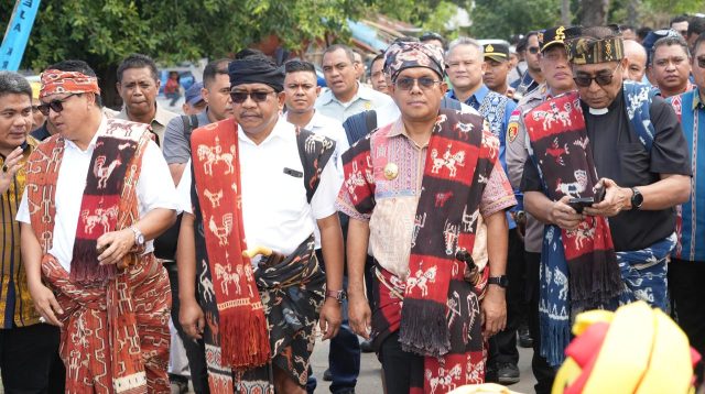 KETERANGAN : Gubernur NTT Melkiades Laka Lena berlangsung saat menghadiri Sidang Sinode XLIV Gereja Kristen Sumba (GKS) di Jemaat GKS Nggongi, Klasis Mahu Karera, Kabupaten Sumba Timur, Kamis (2/7/2026). FOTO/HO-BIRO ADMPIM NTT