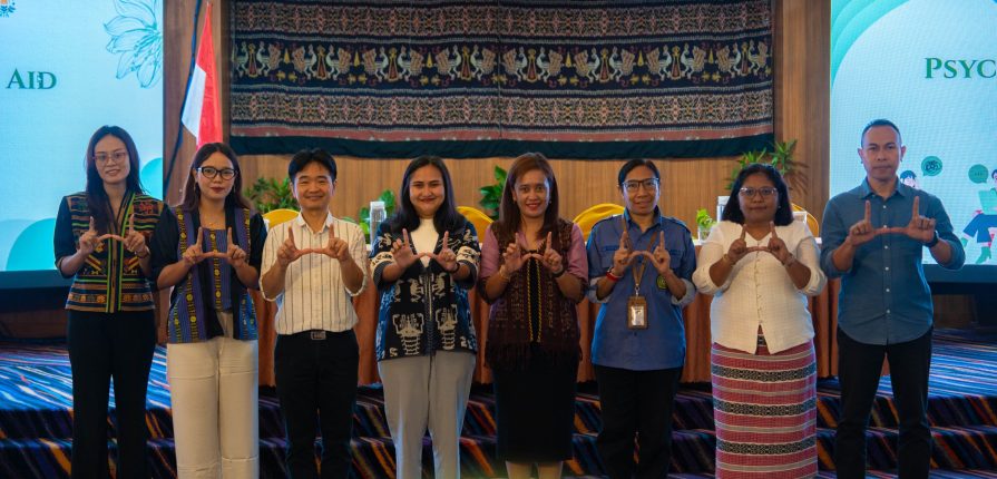 Universitas Nusa Cendana (Undana) menggelar pelatihan Psychological First Aid (PFA) sekaligus membentuk kelompok dukungan sebaya (peer support group) bagi 32 mahasiswa pelopor kesehatan mental di Hotel Sotis, Kupang, Rabu (20/8/2026).