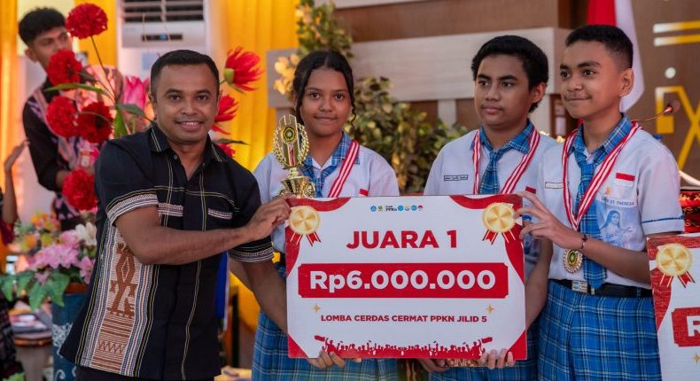 SMPK St Teresia Kupang Tampil Sebagai Juara Cerdas Cermat PPKN NTT