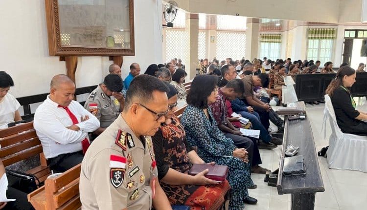 Ka SPKT Polda NTT AKBP Okto Wadu Ere  Ajak  Umat Perkuat Kebersamaan dan Jaga Kamtibmas